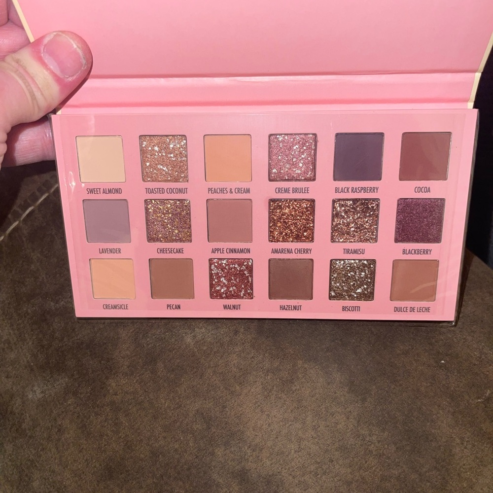 NWT Candie's Eyeshadow Palette with Pink, Gold, and Brown Hues
